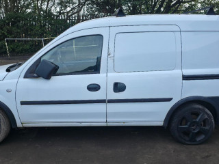 Opel Combo C [рестайлинг] 2010г. 1.3 л., Z 13 DTJ - фото №4