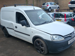 Opel Combo C [рестайлинг] 2010г. 1.3 л., Z 13 DTJ - фото №3