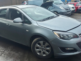 Opel Astra J [рестайлинг] 2014г. 1.6 л., B 16 DTH - фото №3