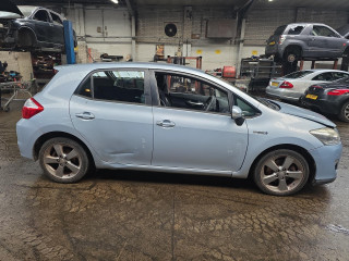 Toyota Auris 1 поколение E150 [рестайлинг] 2012г. 1.8 л., 2ZR-FXE - фото №5
