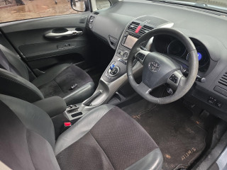 Toyota Auris 1 поколение E150 [рестайлинг] 2012г. 1.8 л., 2ZR-FXE - фото №9