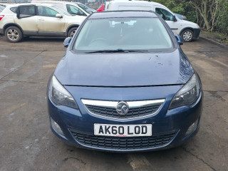 Opel Astra J 2010г. 1.6 л., A 16 XER - фото №1