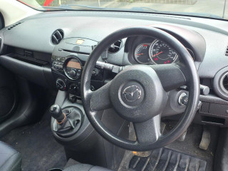 Mazda 2 2 поколение [рестайлинг] 2013г. 1.3 л., ZJ46 - фото №9