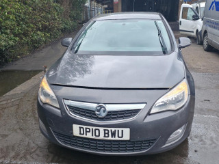 Opel Astra J 2010г. 1.4 л., A 14 XER - фото №1
