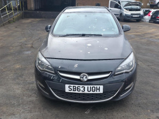 Opel Astra J [рестайлинг] 2013г. 2.0 л., A 20 DTH - фото №1