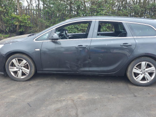 Opel Astra J [рестайлинг] 2013г. 2.0 л., A 20 DTH - фото №4