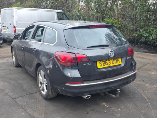 Opel Astra J [рестайлинг] 2013г. 2.0 л., A 20 DTH - фото №6