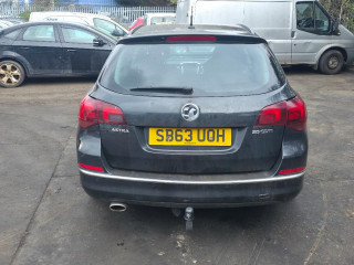 Opel Astra J [рестайлинг] 2013г. 2.0 л., A 20 DTH - фото №8