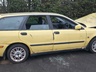 Volvo V40 1 поколение [рестайлинг] 2001г. 1.6 л., B 4164 S2 - фото №5