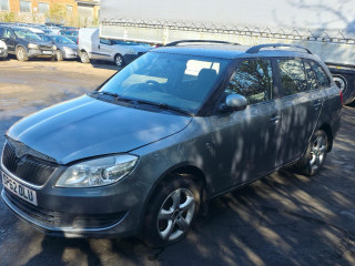 Skoda Fabia 2 поколение [рестайлинг] 2012г. 1.6 л., CAYC - фото №2