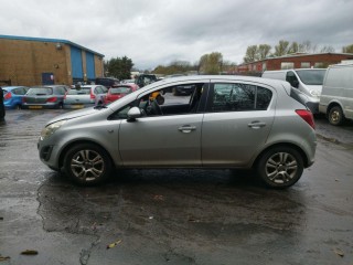 Opel Corsa D [рестайлинг] 2012г. 1.4 л., A 14 XER - фото №4