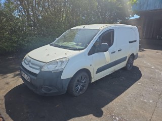 Citroen Berlingo 2 поколение B9 2009г. 1.6 л., 9HX (DV6AUTED4) - фото №2