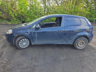 Fiat Punto 3 поколение [2-й рестайлинг] 2012г. 1.3 л., 199 B4.000 - фото №4