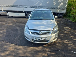 Opel Zafira B [рестайлинг] 2013г. 1.7 л., A 17 DTJ - фото №1