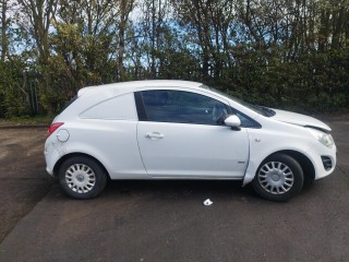 Opel Corsa D 2011г. 1.3 л., A 13 DTC - фото №5