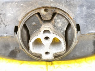 Кронштейн АКПП, ориг. номер 95534122500, PORSCHE Cayenne 2002-2007