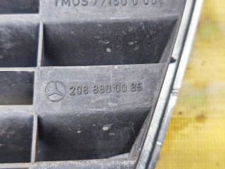 Решетка радиатора, ориг. номер A2088800085, Mercedes-Benz CLK-Class 1997-2000