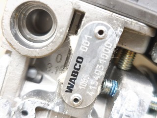 Компрессор пневмоподвески BMW X5 2003-2006
