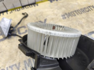 Моторчик отопителя, ориг. номер 6R2819015, AUDI A1 2010-2014