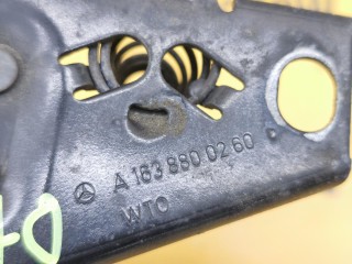 Крюк капота, ориг. номер A1638800260, Mercedes-Benz ML-Class 1997-2001