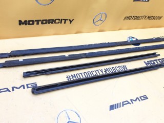 Молдинги стекол, ориг. номер 2036901380, Mercedes-Benz