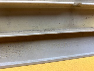 Молдинг двери, ориг. номер 2106900362, Mercedes-Benz