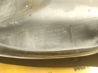 Подкрылок, ориг. номер A2106988830, Mercedes-Benz
