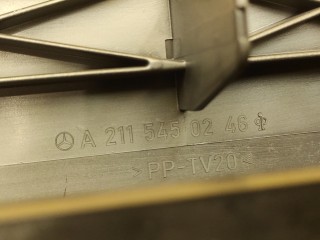 Накладка крышки багажника, ориг. номер A2115450246, Mercedes-Benz