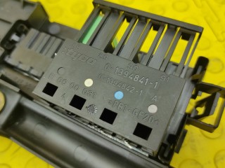 Блок предохранителей, ориг. номер A2115452301, Mercedes-Benz