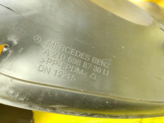 Подкрылок, ориг. номер A2106988730, Mercedes-Benz