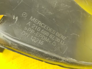 Подкрылок, ориг. номер A2106988730, Mercedes-Benz