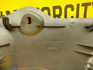 Обшивка стойки средняя, ориг. номер A1766920022, Mercedes-Benz