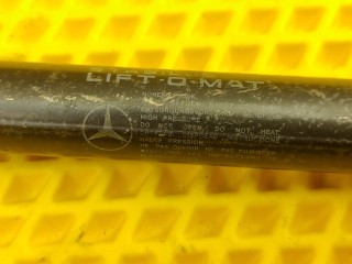 Амортизаторы багажника, ориг. номер A1699800764, Mercedes-Benz