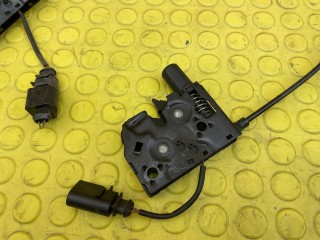 Замки капота, ориг. номер 8U0823509, AUDI Q3 2011-2014