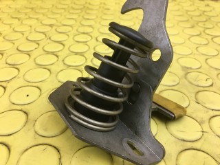 Крюк капота, ориг. номер 51237073916, BMW 320i