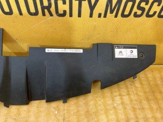 Накладка подкапотная, ориг. номер 9676038577, Citroen C4 PICASSO 2016-2018