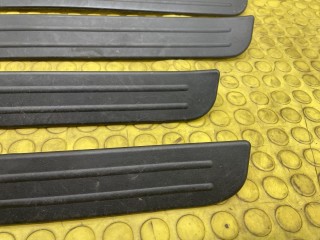 Накладки порогов, ориг. номер EG21-68-7E002, MAZDA