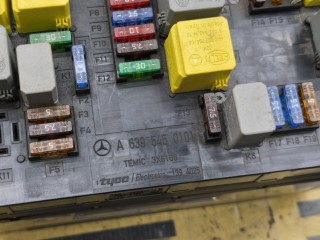 Блок предохранителей, ориг. номер A6395450101, Mercedes-Benz V-Class
