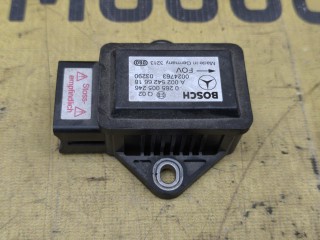 Датчик ускорения, ориг. номер A0025426618, Mercedes-Benz V-Class