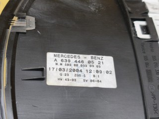 Панель приборов, ориг. номер A6394460521, Mercedes-Benz V-Class