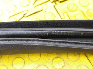Уплотнители дверей, ориг. номер A2516970151, Mercedes-Benz R-class 2005-2007