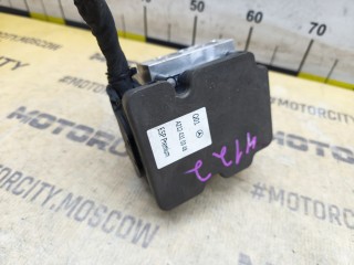 Блок ABS, ориг. номер A2124310448, Mercedes-Benz E250