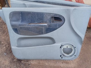 Обшивка двери передней левой Renault Scenic 1999-2003