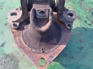 Подушка крепления двигателя Renault Laguna 1998-2001
