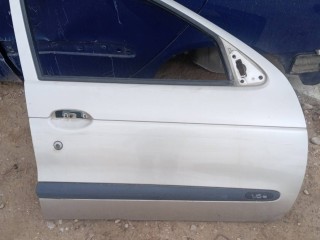 Дверь передняя правая Renault Scenic  1996-1999