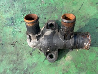 Фланец (тройник) системы охлаждения Citroen Xantia 1998-2002, RFV (XU10J4R), 2.0 л, АКПП