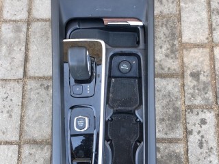 Консоль салона (центральная часть), Volvo V60 Cross Country 2 2018-2026
