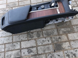 Консоль салона (центральная часть), Volvo V60 Cross Country 2 2018-2026