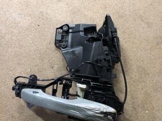замок двери передней правой, ориг. номер 31440998, Volvo XC60 2 рест