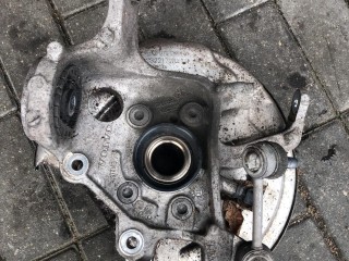 кулак задний левый Volvo S60 3 2018-2026, 32217284